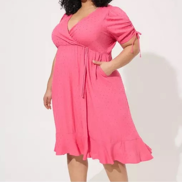 NWT Torrid Coral Pink Puff Sleeve Midi Swiss Linen Surplice Honeysuckle Sundress - Picture 1 of 13